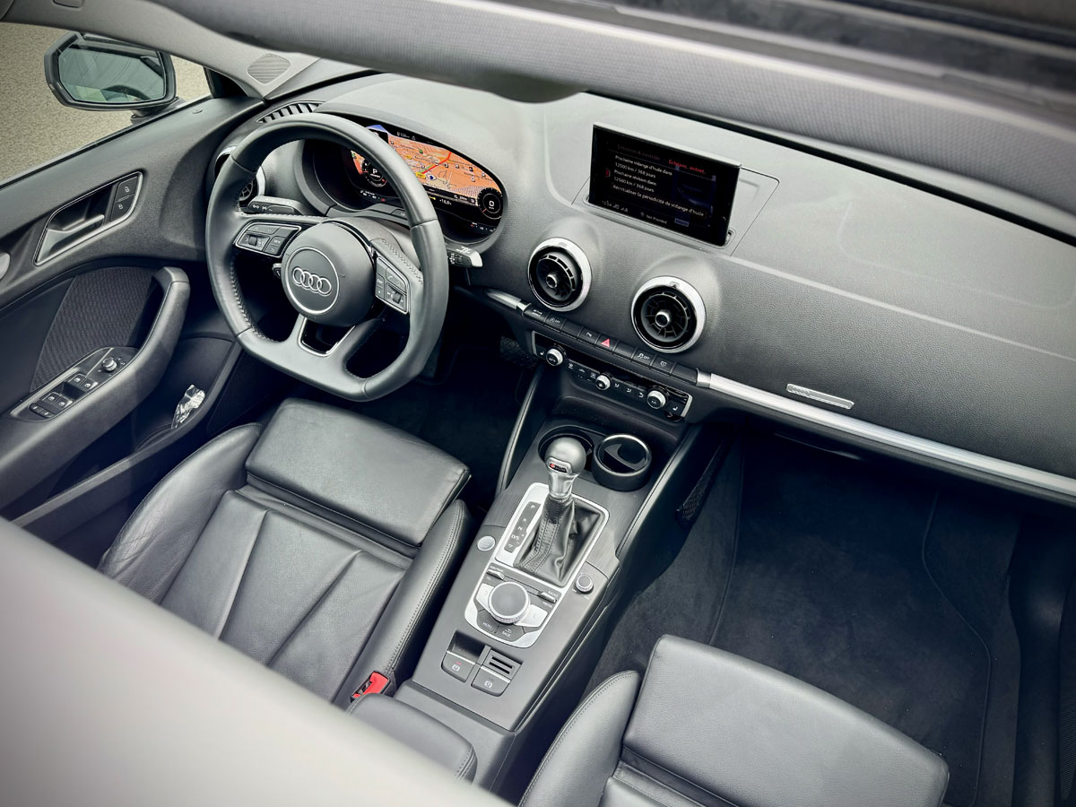 Audi A3 Sportback S-Tronic 35 TFSI Design Luxe vue plongeante